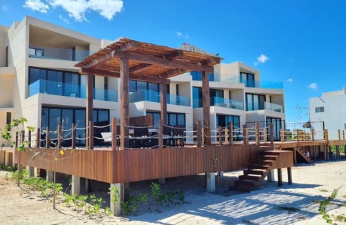 Dzemul House | Spacious and Beautiful House Steps from the Beach