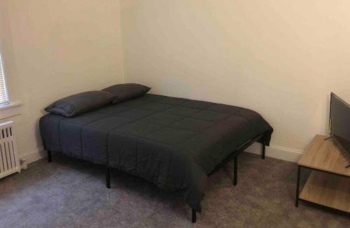 Paterson Apartment | Spacious and bright 2-bedroom apartment with 1-bathroom and private street entrance, MetLife Stadium FIFA World Cup 25 minutes away
