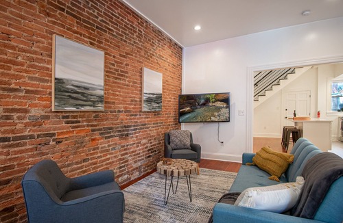 Fells Point Condo | Spacious Home by the Water in Fells Point
