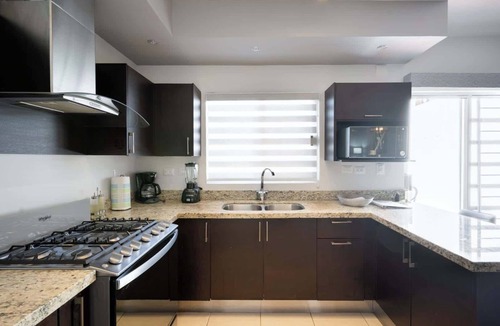 Hermosillo House | Spacious House, Gales Hermosillo, 3 Bedrooms with Pool