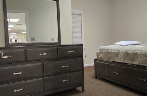 Salunga House | Spacious House Ideal for Sports Teams, Across from Spooky Nook in Manheim, PA