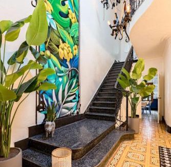 Roma Sur House | Spacious House with a Beautiful Garden