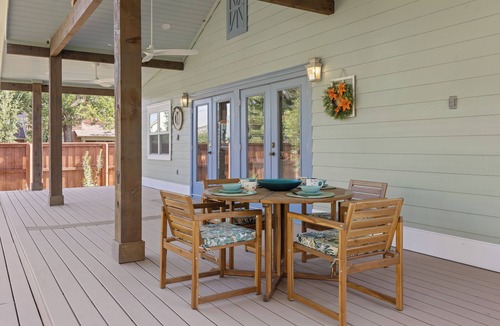 Georgetown House | Spacious Modernized Historic Home 3 Minute Walk from Square