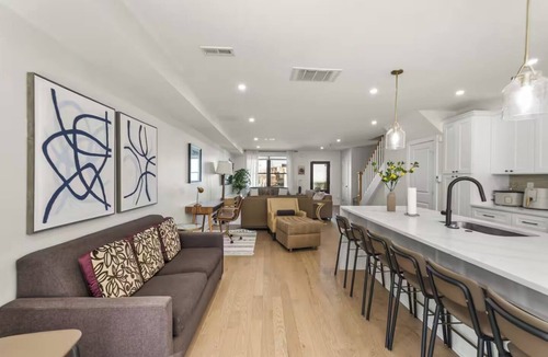 Columbia Heights House | Spacious NW DC home w/parking sleeps 14