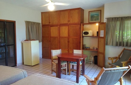 Ixtapa - Zihuatanejo House | Spacious room in family guesthouse walking distance to La Ropa beach
