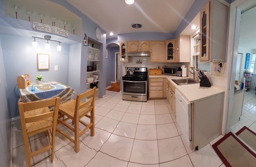 Edgewater House | Special Rates. Close to Annapolis. Justin Beach Cottage Retreat