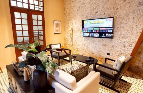 Centro Apartment | Spectacular newly remodelled Colonial House with plunge pool