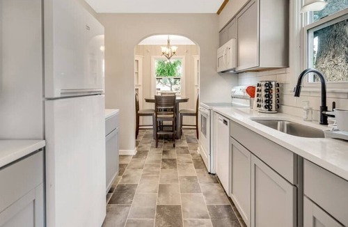 Midway House | Spectacular Zenful 4BR Home/Free WiFi/Location!