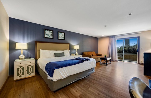 Bodega Bay House | Standard King Room with Ocean View