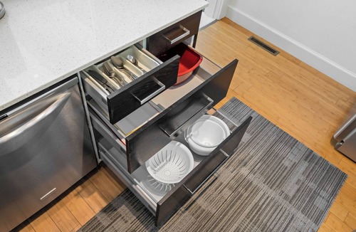 Brookwood Apartment | Standish House by BCA Furnished Apts
