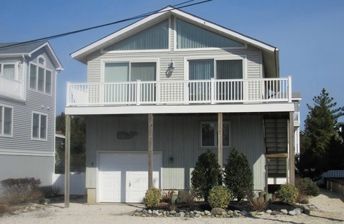 Harvey Cedars House | Steps to Beach with Nice Views