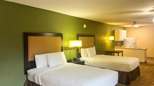 Chantilly Hotel | Studio 6 Chantilly VA Washington Dulles Airport