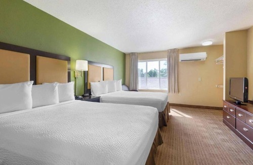 Secret Cove Hotel | Studio 6 Suites Jacksonville Deerwood Park FL