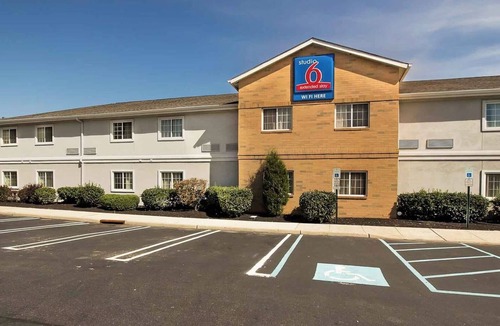 East Brunswick Hotel | Studio Retreat Near New Brunswick