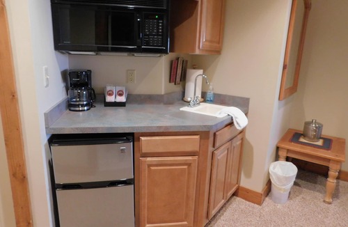 The Galena Territory Apartment | Studio Unit at Longhollow Point Inn