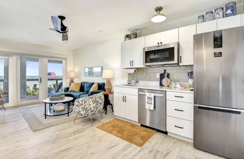Painters Walk House | Stunning 7BR Oceanfront Home, Perfect for Groups