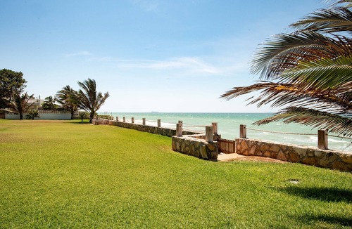 Chicxulub Puerto Villa | Stunning beachfront Suites Wi-Fi East of Progreso