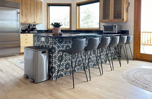 Boulder House | Stunning Luxury Mountain Getaway 15 mins from Boulder w/ Incredible Views