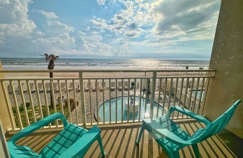Davis Apartment | Stunning Ocean Front - King Bed Private Balcony!