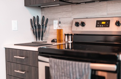 Jefferson Manor Apartment | Stylish Pet Friendly Space w/Balcony, Gym, Pool