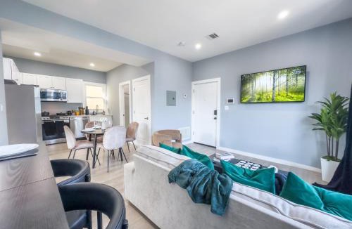Harrison Apartment | Stylish Secret, 1 FREE Parking, Sleeps 8, Walk to train and Red Bull Arena, 20 Percent OFF