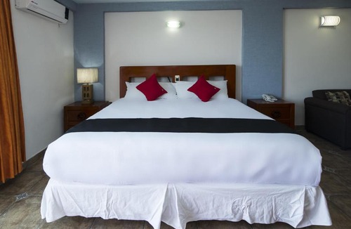 Irapuato Hotel | Suites de Reyes
