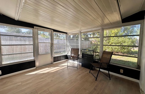 Jasmine Lakes House | Sunny 2BR Retreat · Enclosed Patio · Pet Friendly · Near Gulf Beaches