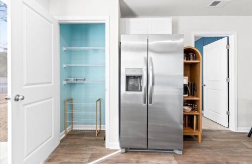 Asheville House | Superhost Modern 3BR Coasta Retreat Near OIB