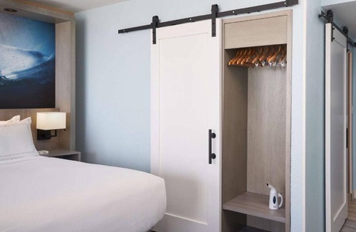 Cocoa Beach Hotel | Surfside Splendor | Onsite Pool + Beach Access | Close to Cocoa Beach