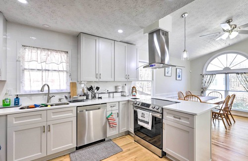 Suwanee House | Suwanee House w/Pool & Game Room!