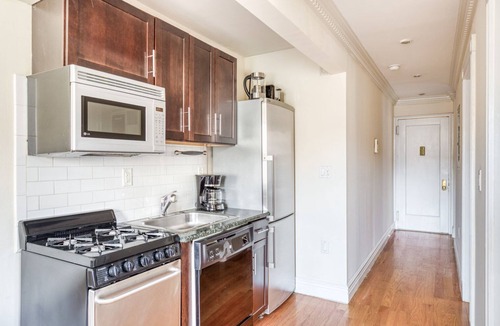 West Village Apartment | Tasteful West Village 2BR w/W/D, nr restaurants & cafes, by Blueground