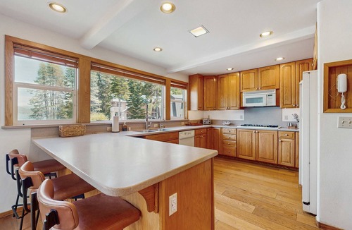 Truckee House | Terrific lakefront gem with private hot tub, dock & beach - near skiing & town