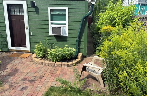 Minneapolis - St. Paul Apartment | Terrific studio space with kitchenette, patio, AC, wifi