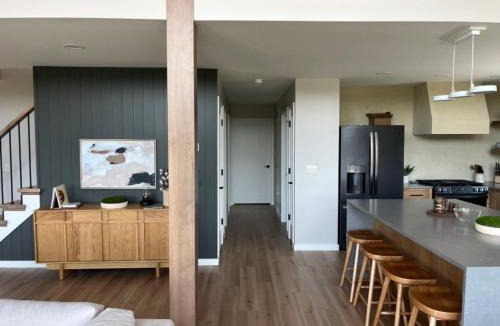 Rossville House | The Alpine Brisa - Sleeps 12 - Close to Pinchot Lake