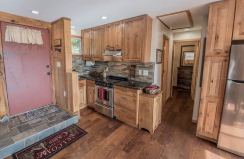 Fishers Hill Cabin | The Bear Den - Mountain Cabin w/Spectacular Views - AWD/4WD Required