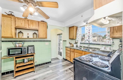 Roselawn Finance House | The Cher e