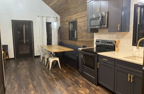 Lake Harmony Estates Cabin | The Copper Cabin @Lake Harmony. Lake, hike, dine, bars, shop, Jim Thorpe & More
