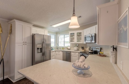 Edgewater House | The Dancing Dolphin Retreat