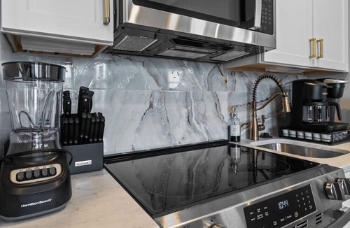 Bloomingdale Hotel | The District Dwelling+New Renovation, 3 Bedroom