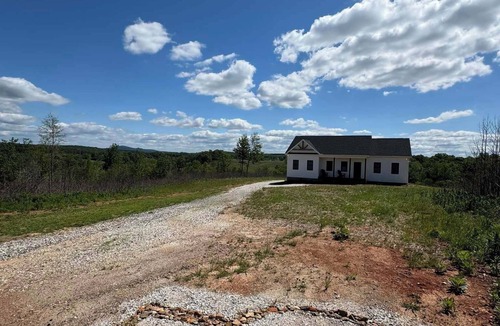 Piney Mountain House | The Gabe Lincoln - Modern home with 40 acres of privacy in historic Appomattox
