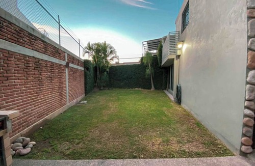 Culiacan Apartment | The King's Comfort Flowers