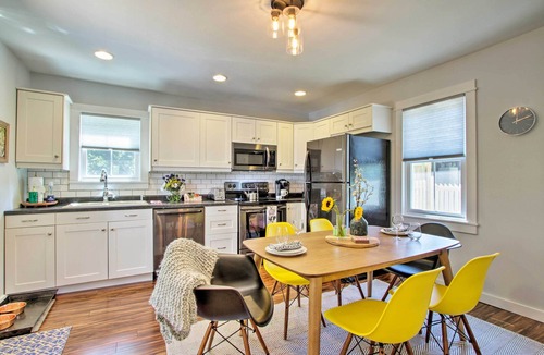 Galena House | The Nook: Downtown Galena Cottage, BRAND NEW LUX HOT TUB & fire pit!