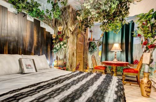 Loveland Hostel | The Oasis on Eisenhower