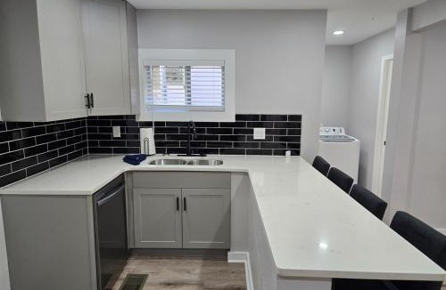 Atlanta House | The Silver Villa - 2 King Beds Minutes from Downto