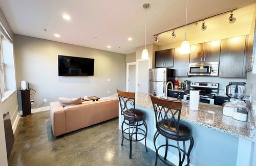 Roanoke Apartment | The West End Flats
