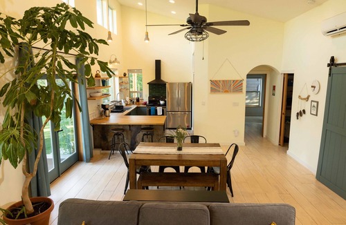 Winthrop House | The Winthrop Basecamp: Trailside vacation home—easy walk to Winthrop