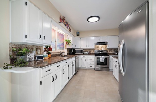 Mar Lee House | The Wolff St. Den: 3bed 1 bath home in quiet neighborhood.
