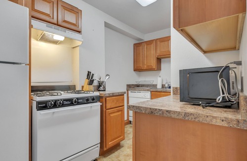Downtown Harrisburg Apartment | This apartment is a 1 bedroom(s), 1 bathrooms, located in Harrisburg, PA.