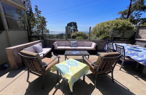 Kensington House | Three Bridge Bayview Bungalow in charming Kensington perfect for relaxing stays