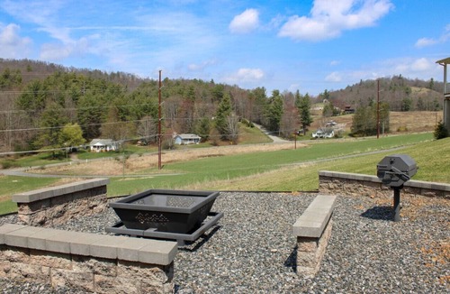 West Jefferson House | Tiny 2br Cabin w/View | Grill | Fire Pit #4